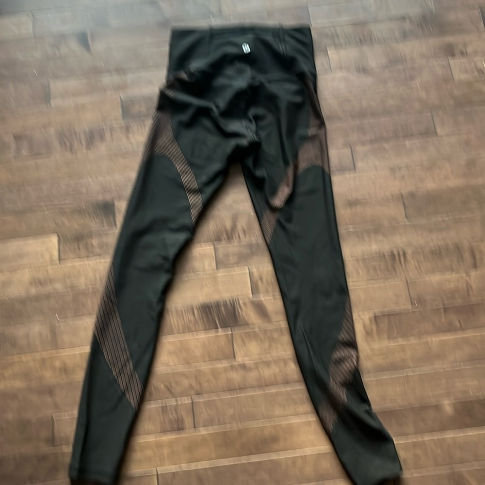Lululemon high rise black leggings size 6